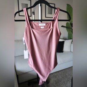 Aritzia Babaton Satinette Squareneck Bodysuit- Red Willow- XS